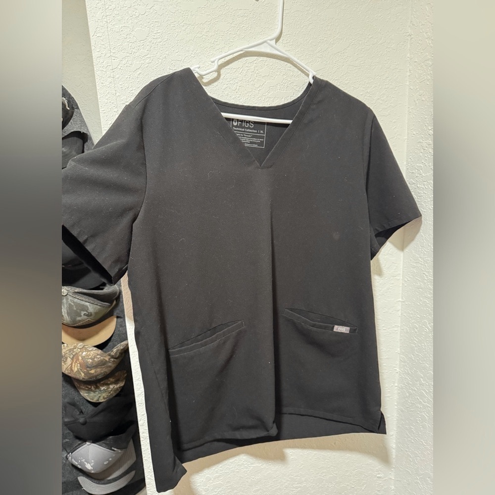 Black FIGS Scrub Top XL